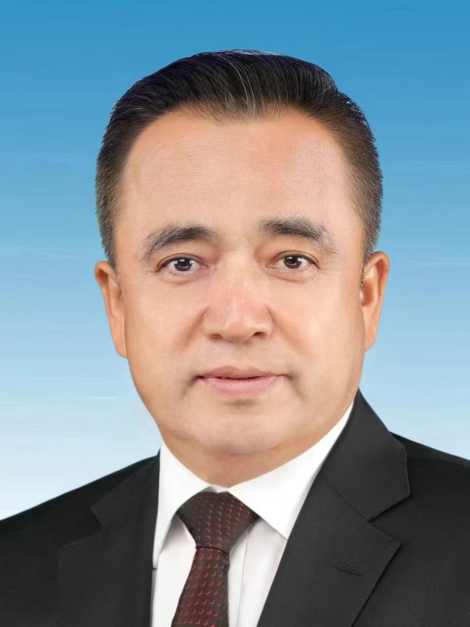 新疆维吾尔自治区主席艾尔肯·吐尼亚孜：锚定新疆在全国大局中的战略定位奋力谱写推进中国式现代化新疆实践新篇章