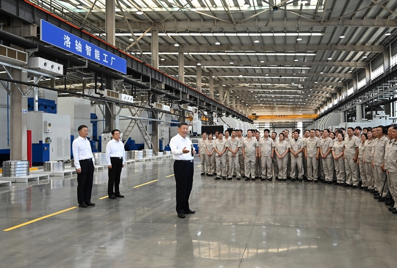 习近平在河南考察时强调：坚定信心推动高质量发展高效能治理奋力谱写中原大地推进中国式现代化新篇章