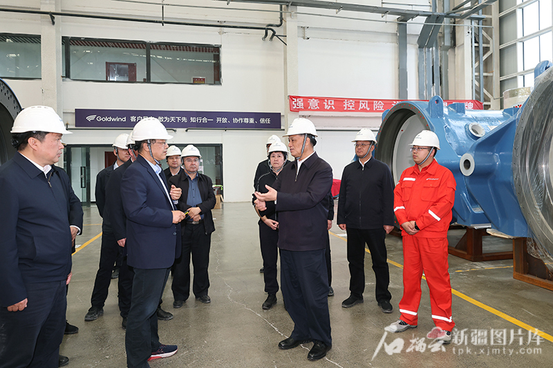 马兴瑞在木垒调研风电产业发展工作