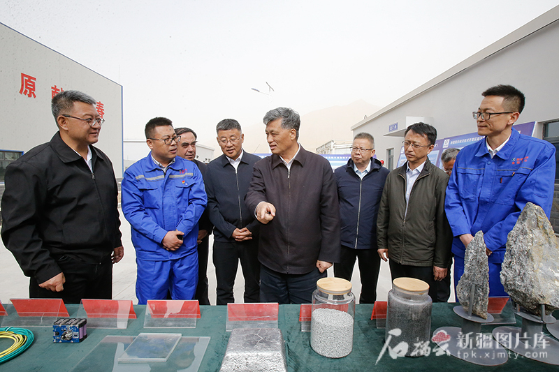 马兴瑞在民丰调研时强调 坚持兴业强县富民一体发展不断夯实新疆高质量发展的县域基础