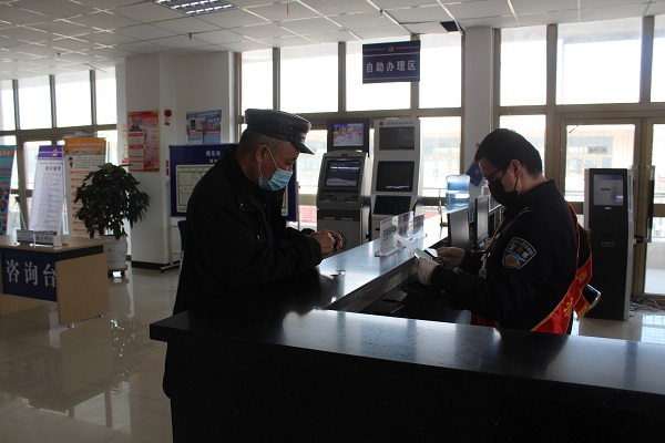 博乐市公安局交通管理大队车管所全面恢复车驾管服务工作