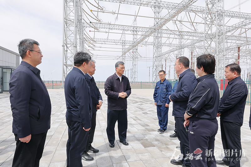 马兴瑞在木垒调研风电产业发展工作