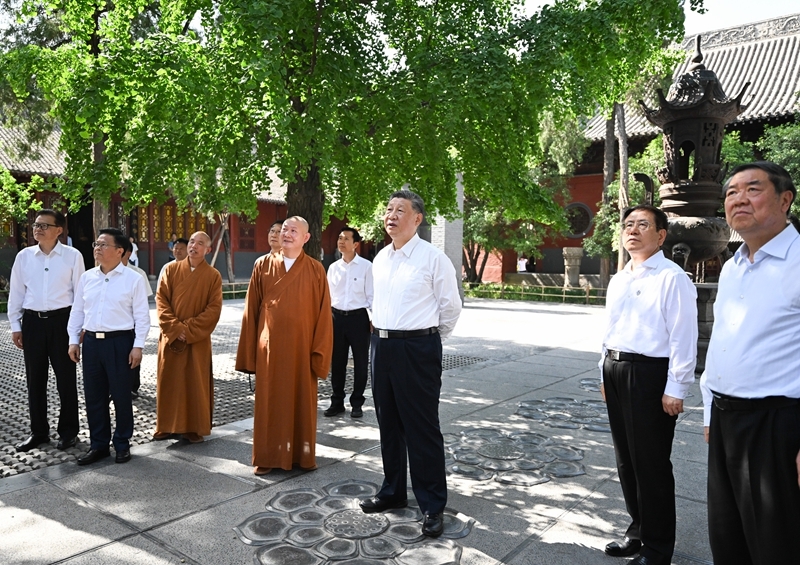 习近平在河南考察时强调：坚定信心推动高质量发展高效能治理奋力谱写中原大地推进中国式现代化新篇章