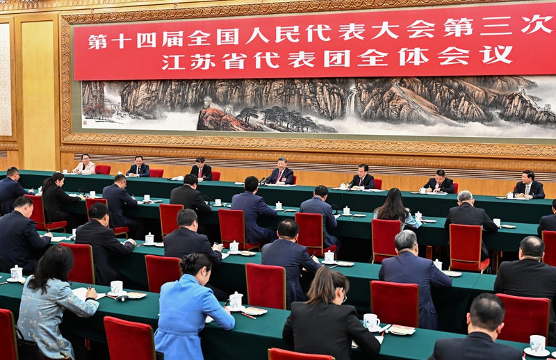 习近平在参加江苏代表团审议时强调：经济大省要挑大梁为全国发展大局作贡献